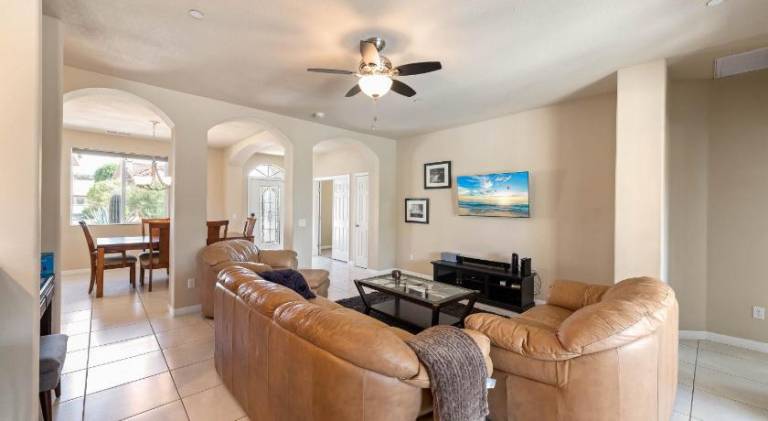 Big house with hot tub & pool | Pet-friendly — photo 2