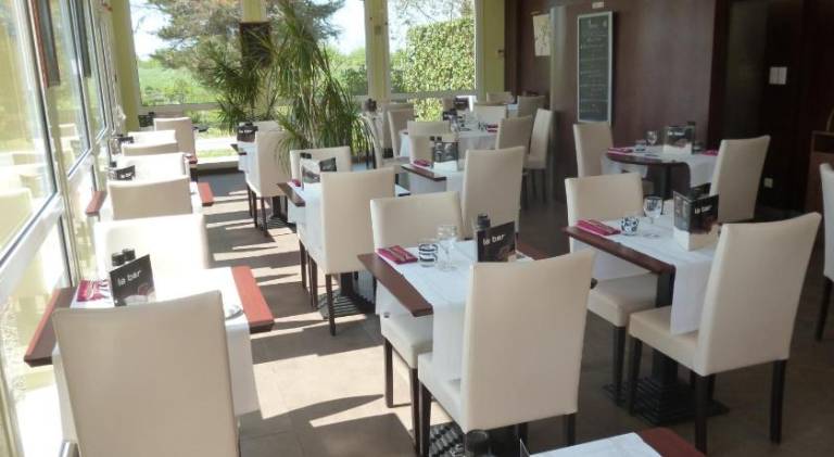 Logis Hotel De La Loire Ancenis - Restaurant Les Bateliers — photo 3