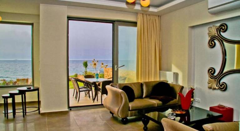 Villa with 4 rooms for 8 persons in Hersonissos