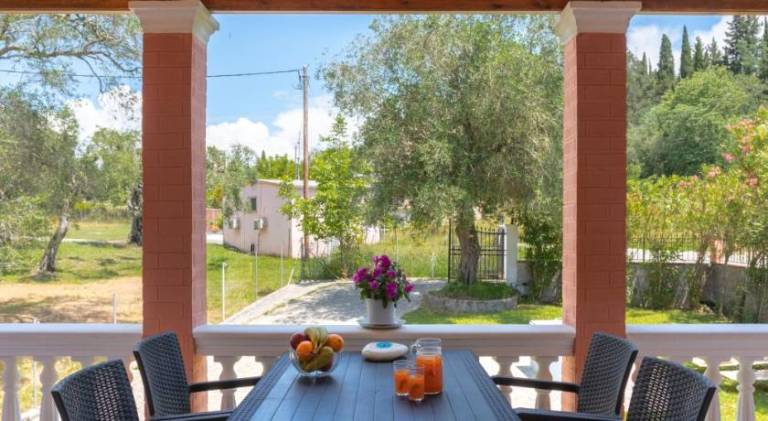 Fully equipped ample villa with terrace, barbeque & garden | Pets are welcome — photo 3