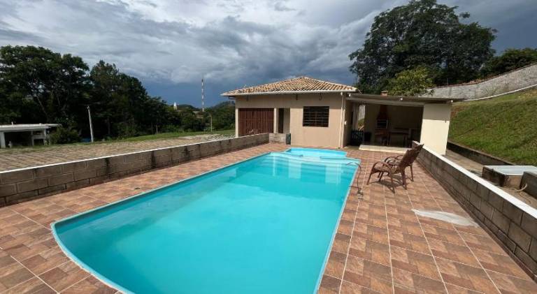 Vacation home with pool — photo 3