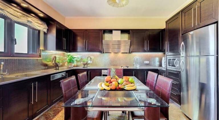 Villa with private pool, patio & grill | Water view | Perfect for remote work | Dogs allowed — photo 3