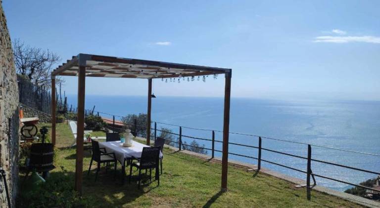 Vacation home with 1 room for 4 persons in La Spezia