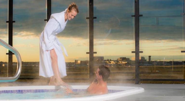 Applause Hotel Calgary Airport by CLIQUE — photo 4