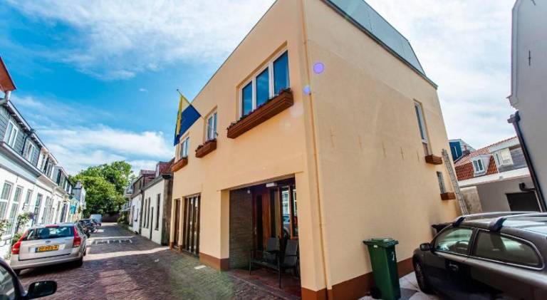 Holiday apartment with 2 rooms for 4 persons in Zandvoort