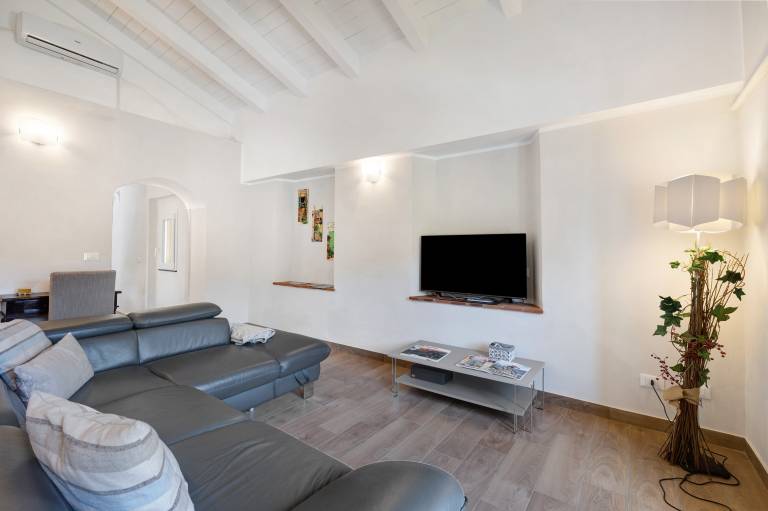 Holiday apartment with garden, patio & fast internet | Garden view in Loano