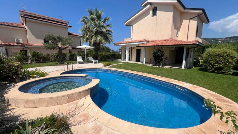 Villa Diamante mit Meerblick WLAN und Klimaanlage