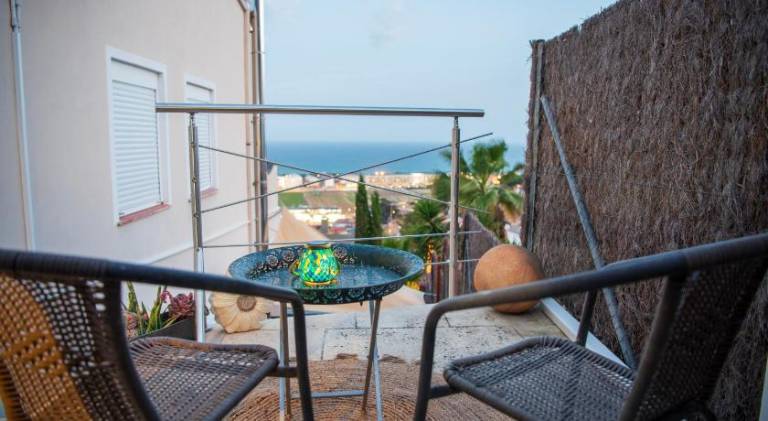 Villa with barbecue, patio & yard — photo 4
