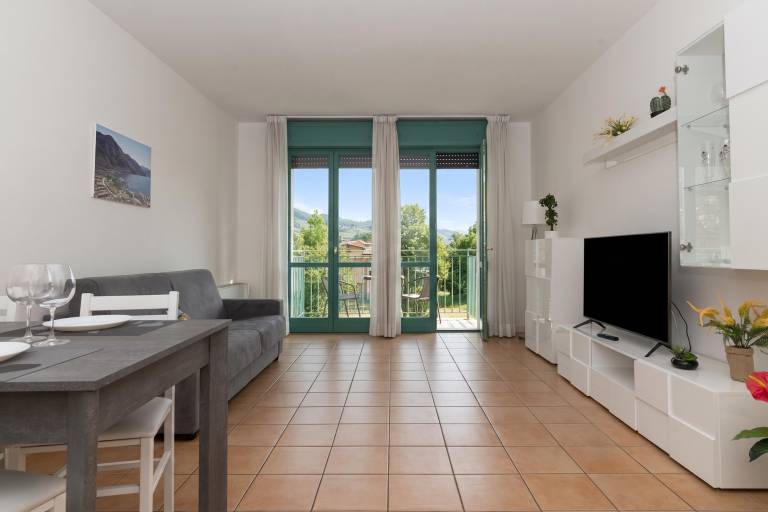 Holiday apartment with patio | Mountain view — photo 2