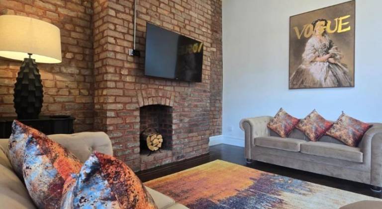 Holiday apartment | Near Liverpool Cathedral | Pet-friendly in Liverpool