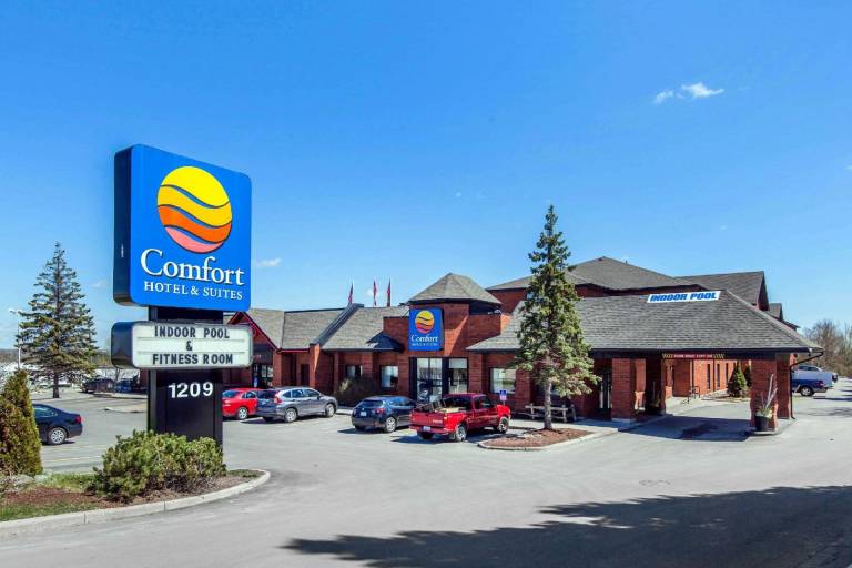 Comfort Hotel & Suites in Peterborough, ON