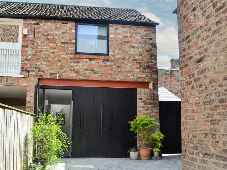 Cottage with garden | Next to York Minster | River view — photo 2