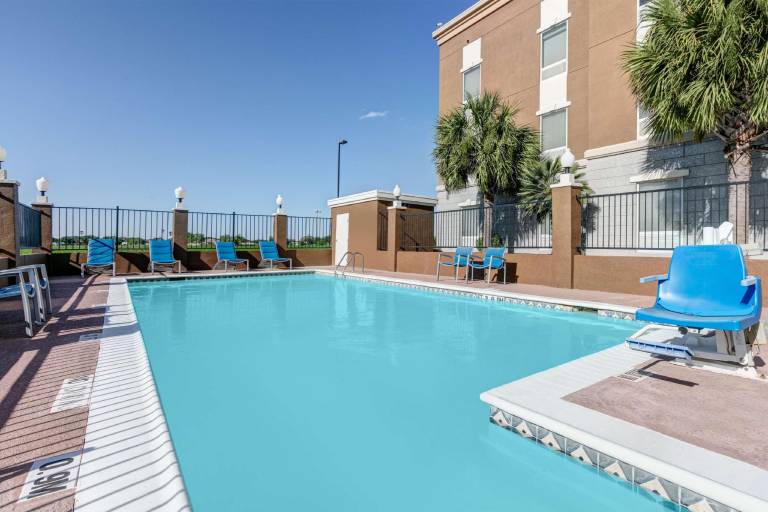 Hampton Inn Kingsville — photo 3