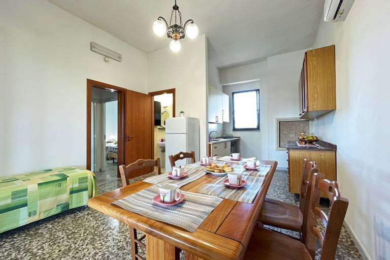 Villa with yard, BBQ & terrace | Garden view — photo 4