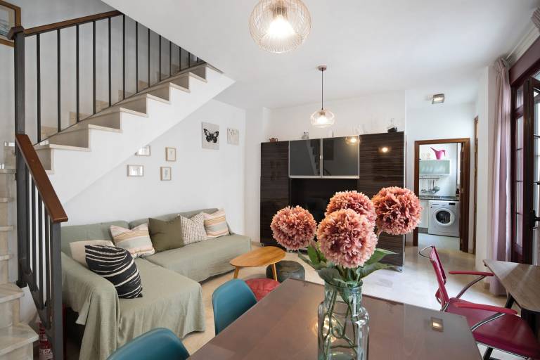 Fully equipped apartment with fast internet & patio | Near Alcázar of Jerez de la Frontera | City view | Pets are welcome — photo 2