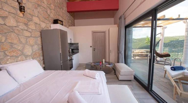 Villa with yard, barbecue & private pool | Perfect for remote work — photo 2