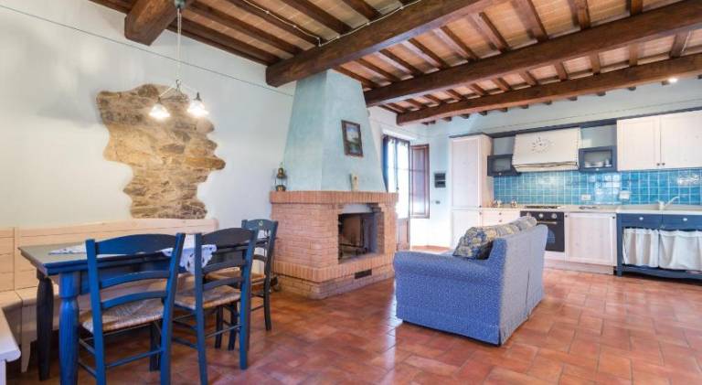 Pleasant house with pool, yard & barbeque | Pet-friendly — photo 2