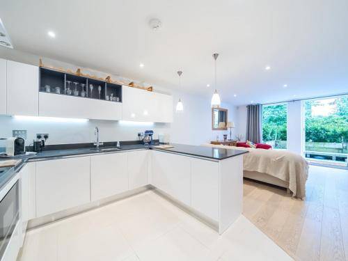 Apartment Weybridge