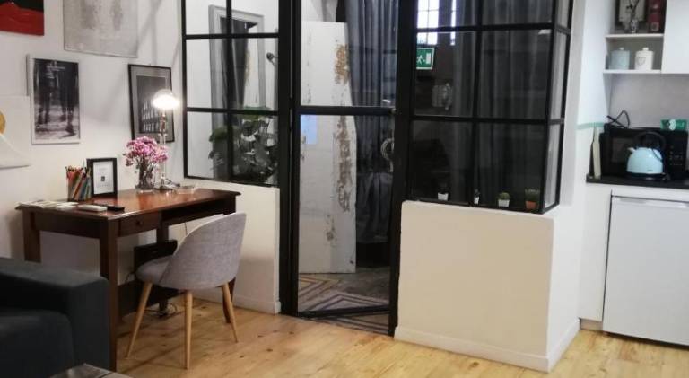 Charming house with patio | Near Pantheon | Pets are welcome — photo 4