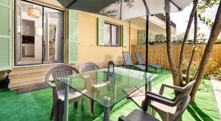 Charming holiday apartment with terrace & yard | Next to the beach | Suitable for remote work | Pets allowed — photo 3