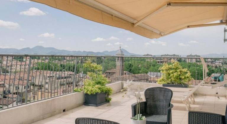Apartment with terrace | Close to Palazzo della Ragione | Pet-friendly in Abano Terme