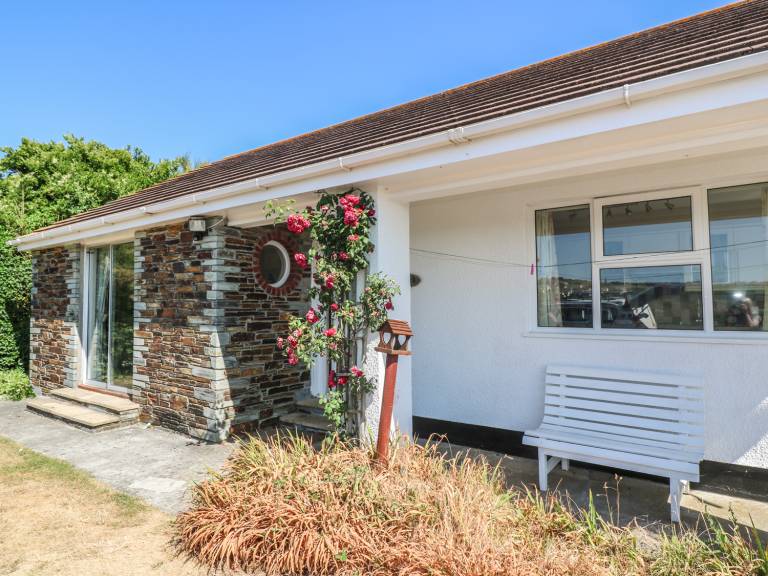 Family-friendly pleasant cottage with garden | Beach nearby | Pets are welcome — photo 2