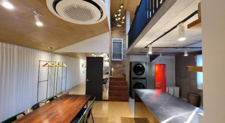 House with jacuzzi, private pool & terrace | Pets are welcome — photo 3