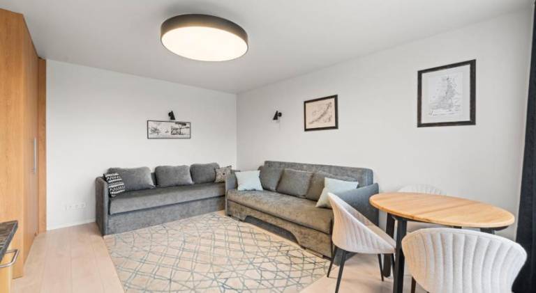 Serviced apartment with yard & terrace — photo 5