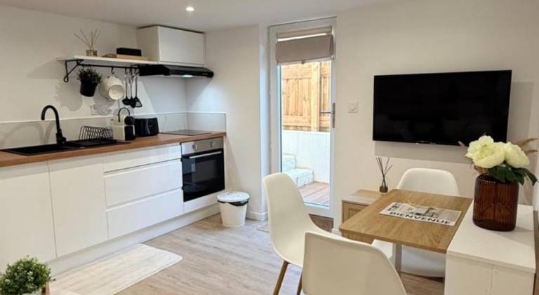 Charming holiday apartment with patio & garden | Pets are welcome — photo 3