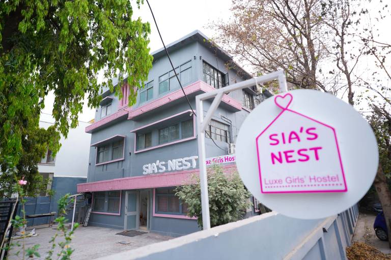 Sia’s Nest Luxe Girls’ Hostel