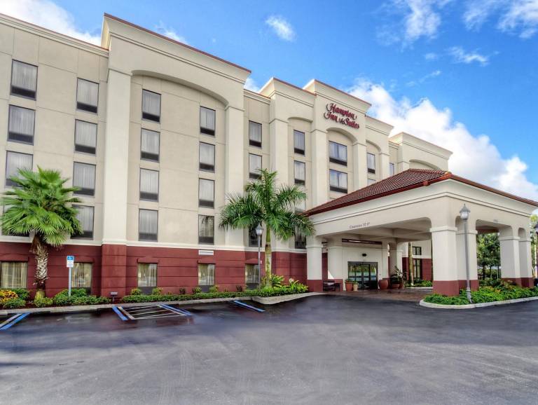 Hampton Inn & Suites Fort Myers Estero FGCU
