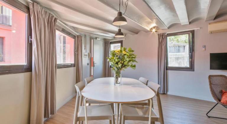 Apartment | Near Plaça de Catalunya — photo 3
