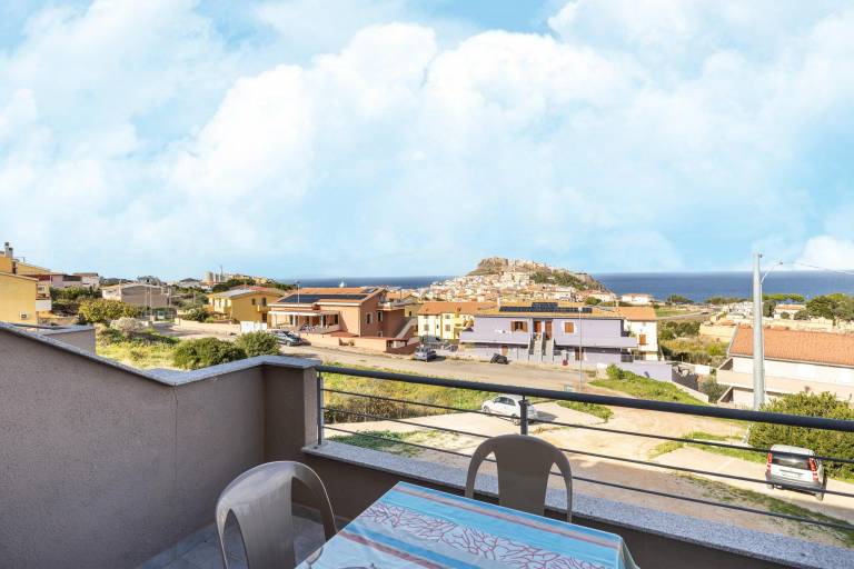 Holiday apartment with terrace & pool — photo 4