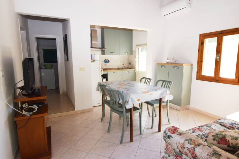 Children-friendly villa with BBQ & garden | Pets allowed — photo 5