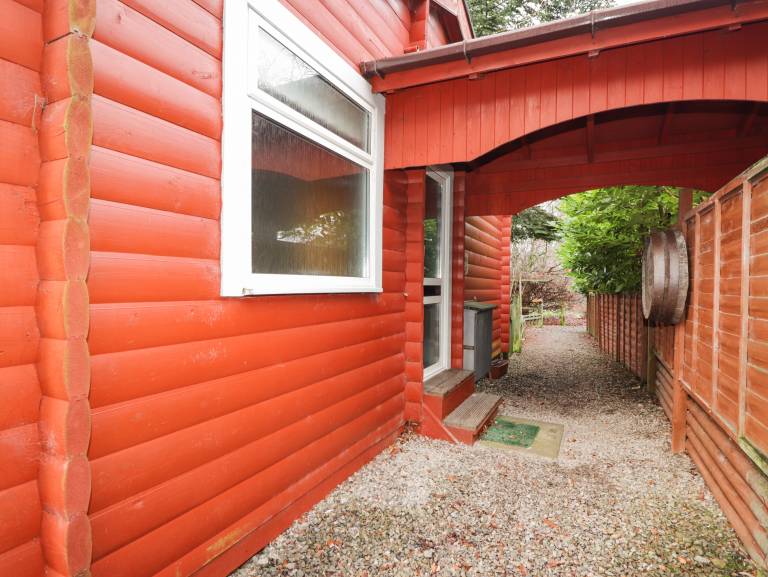 Family-oriented cottage with yard | Dogs allowed — photo 3