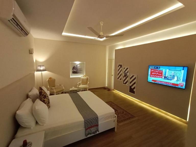 Hillton Bay View Inn in Karachi
