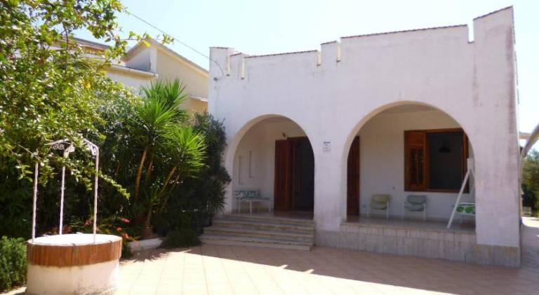 Villa with 3 rooms for 8 persons in Castelvetrano