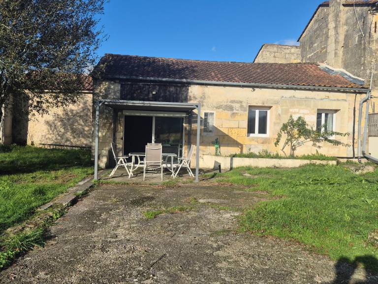 Vacation home with yard & barbeque | Dogs allowed in Libourne