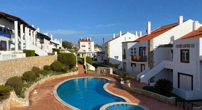 Villa with pool & terrace — photo 3