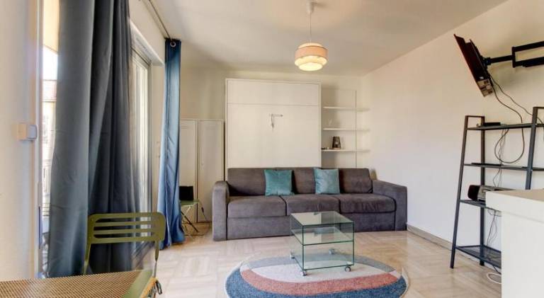 Cozy Apt with balcony - Garibaldi Port in Thiers