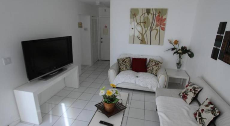House | Next to the beach | Pet-friendly in Miami Beach, FL