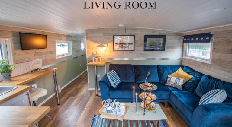 Lovely boat with terrace | Next to Titanic Quarter | Pets are welcome — photo 4