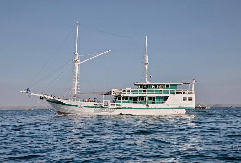 Houseboat Labuan Bajo