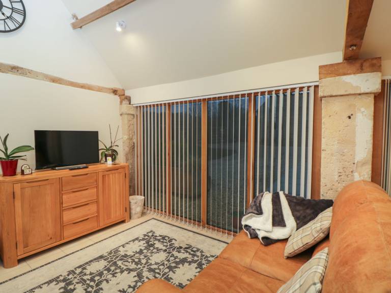 Family-oriented cottage with yard | Pets are welcome — photo 3