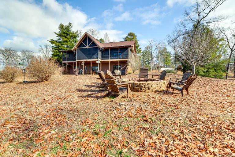 Blue Ridge ‘Orchard Overlook' Cabin w/ Hot Tub — photo 2