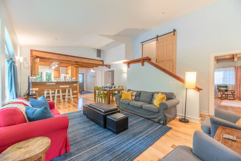 Family-friendly beautiful house with patio & barbecue | Pets allowed — photo 4