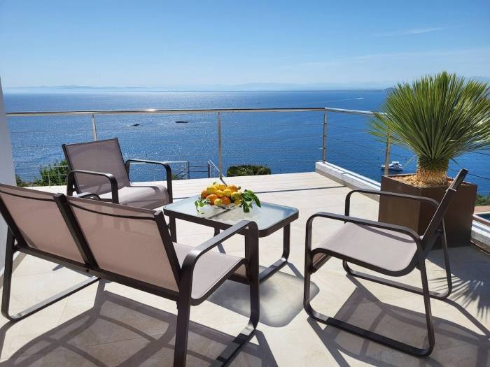 Vacation home with patio, private pool & yard | Sea view in Roses