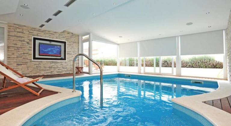 Villa with pool & jacuzzi in Podstrana
