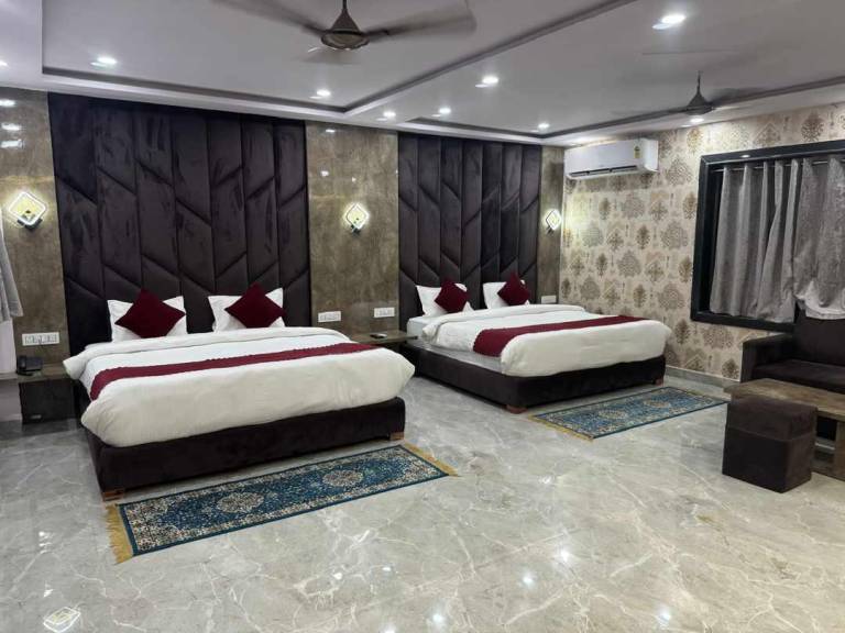 Hotel Dinesh & Restaurant — photo 2