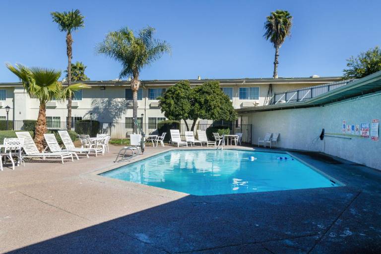 Ramada by Wyndham Merced — photo 2
